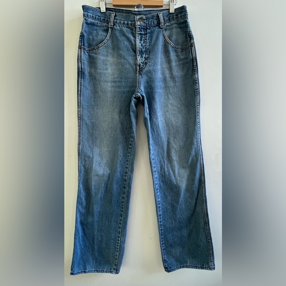 Vtg 80s Brittania Jeans Made in
USA Straight Leg Mid-Wash Denim
33x36